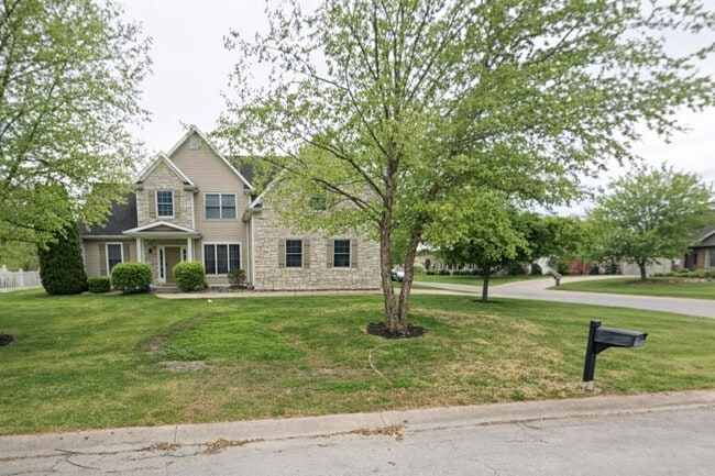 Building Photo - 8605 Shamrock Ln