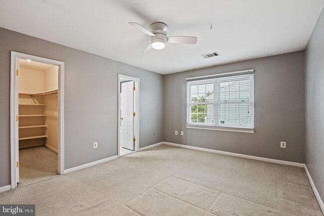 Building Photo - 43515 Blacksmith Square