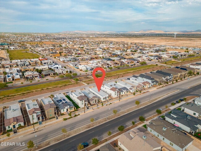 Building Photo - 14735 Pebble Hills Blvd