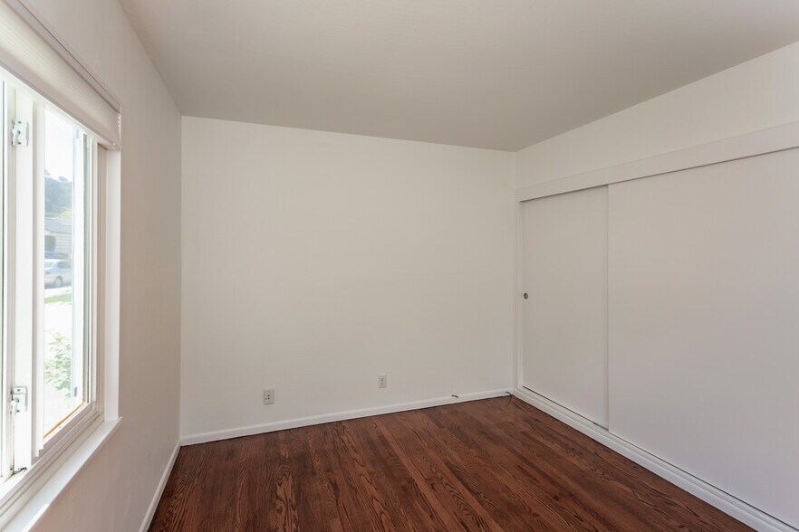 Building Photo - 940 Sequoia Ave