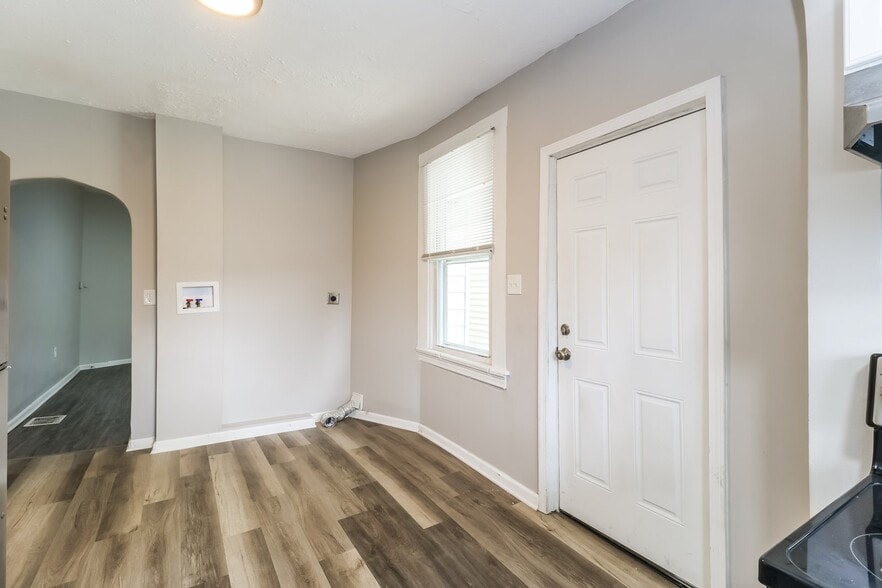 Building Photo - 29 E 13th St