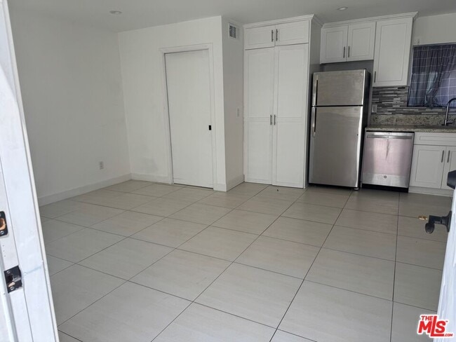 Building Photo - 1430 Hauser Blvd