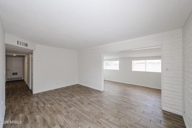 Building Photo - 3119 W Country Gables Dr