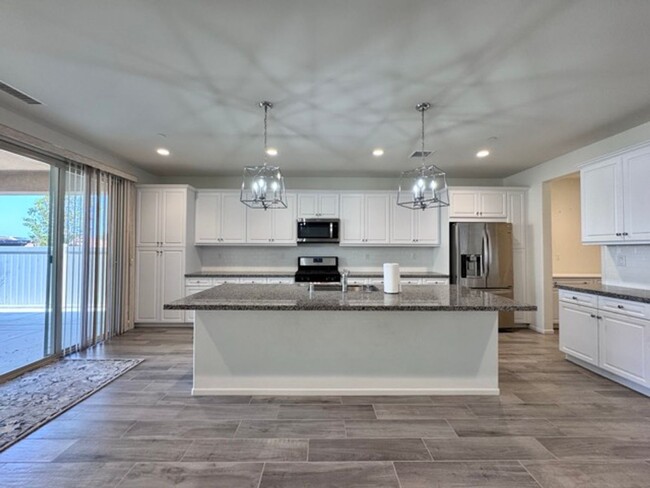 Building Photo - 4 bedroom single story Spencers Crossing h...