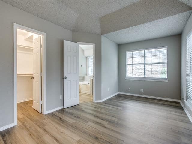 Building Photo - 428 Surrey Pl