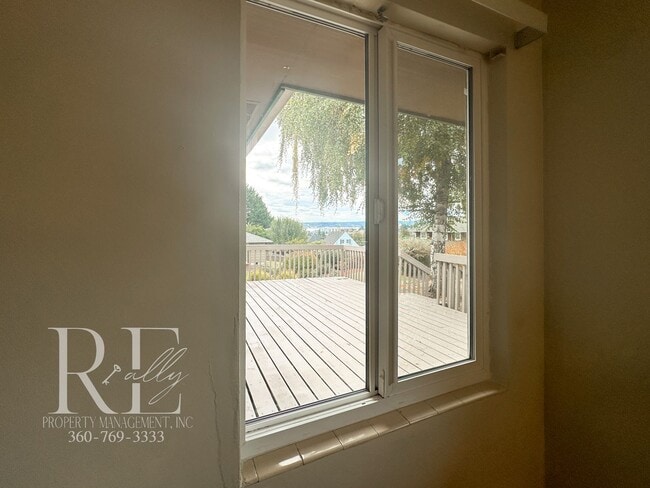 Building Photo - Enjoy Breathtaking Sunsets in the Heart of...