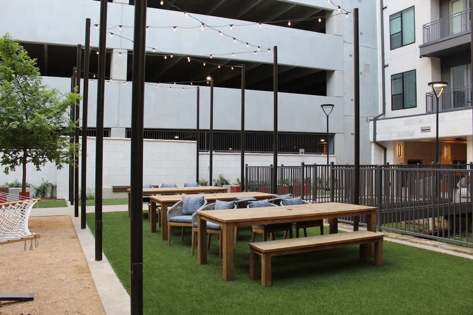 Building Photo - 9127 Research Blvd