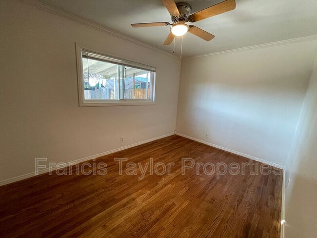 Building Photo - 551 N Citrus Ave