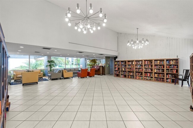 Building Photo - 2226 N Cypress Bend Dr