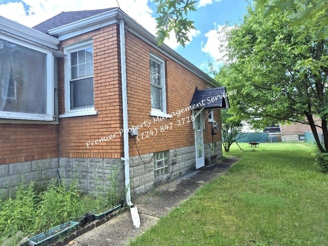 Building Photo - 506 47th St
