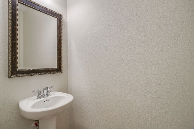 Building Photo - 3801 Weatherstone Dr