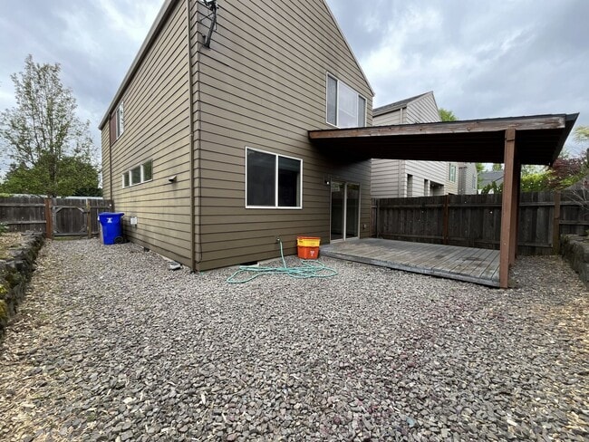 Building Photo - Charming 3 Bedroom, 2.5 Bathroom Home with Large Living Room, Tall Windows, Island Kitchen, and A...