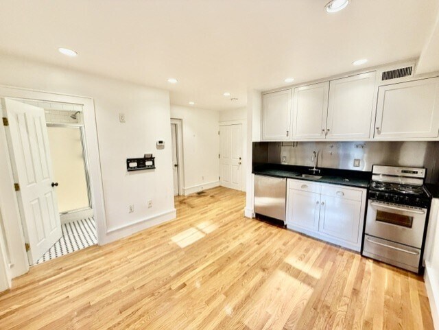 Building Photo - 11 Thacher Ct