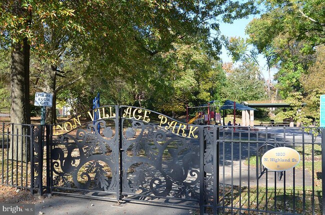 Building Photo - 1618 N Danville St