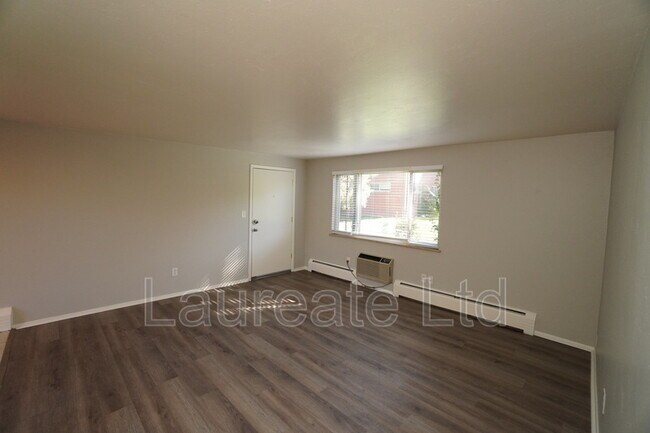 Building Photo - 761 Oak St