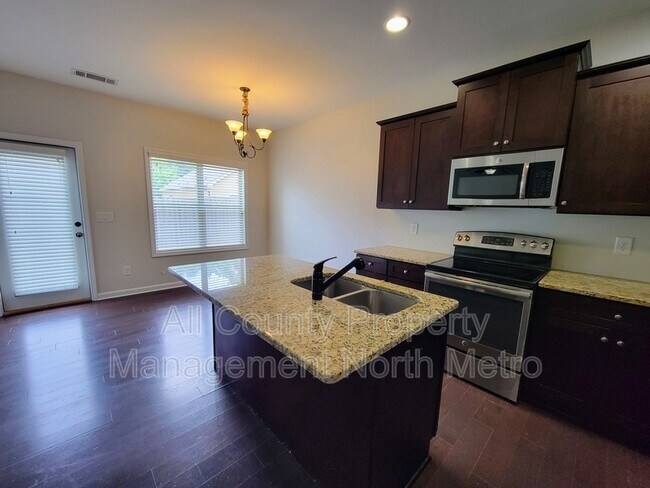 Building Photo - 538 Broughton Dr
