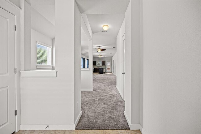 Building Photo - 5800 Marostica Ln