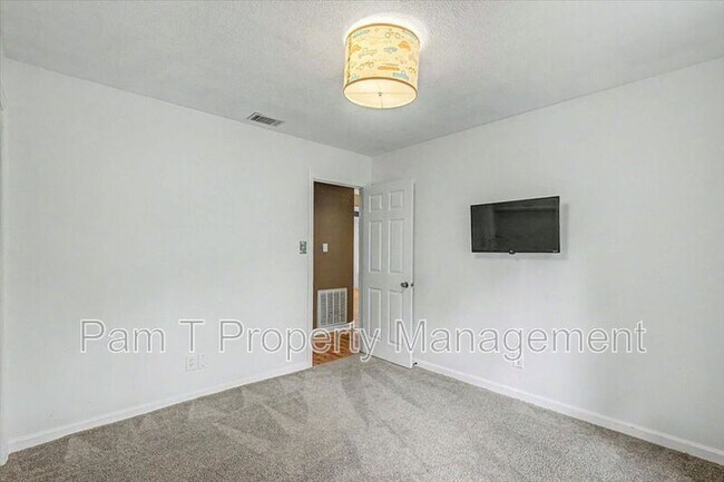 Building Photo - 1332 Grace Dr