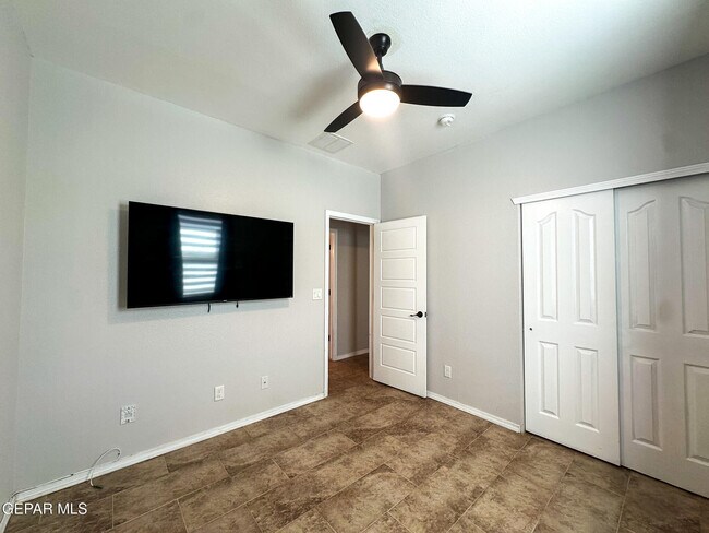 Building Photo - 5037 Lone Cactus Ct