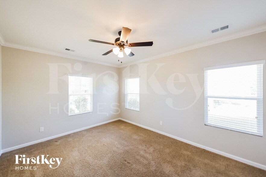 Building Photo - 7009 Elm Crest Cir