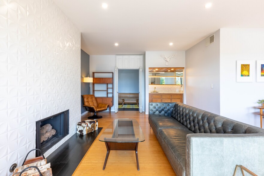 living room - 11322 Camarillo St