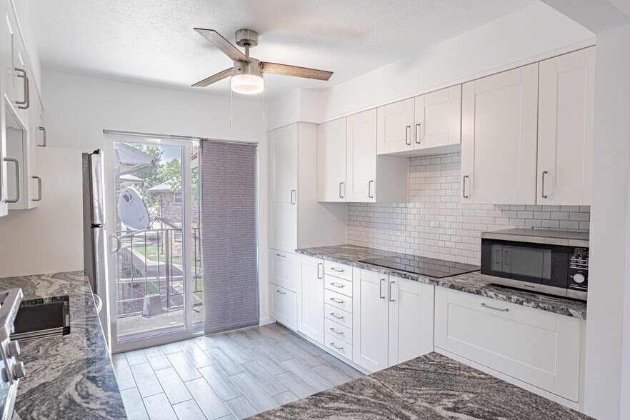 Building Photo - 8087 Meadow Rd