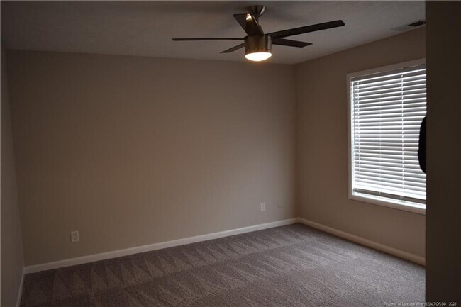 Building Photo - 668 Bartons Landing Pl