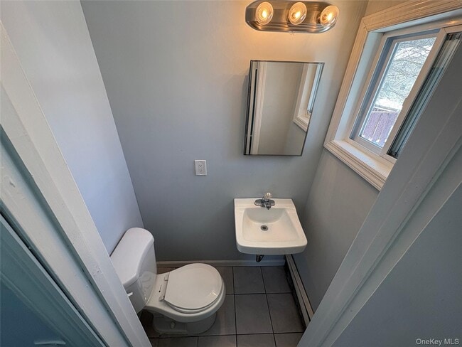 Building Photo - 16 Linden St