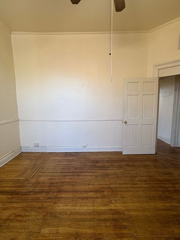 Building Photo - 24 E Mt Vernon Pl