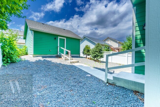 Building Photo - 2147 Falkirk Dr