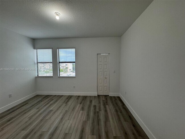 Building Photo - 10461 NW 82nd St