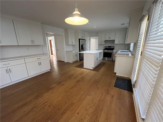 Building Photo - 6535 Ganton Dr