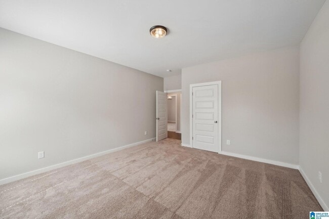 Building Photo - 129 Kings Wy