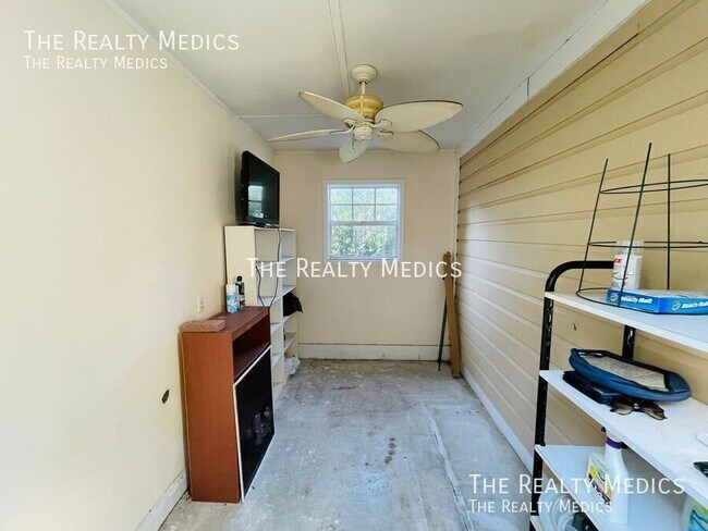 Building Photo - 1332 W Princeton St