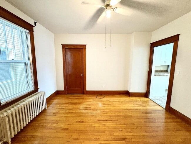 Building Photo - 105 Vale St