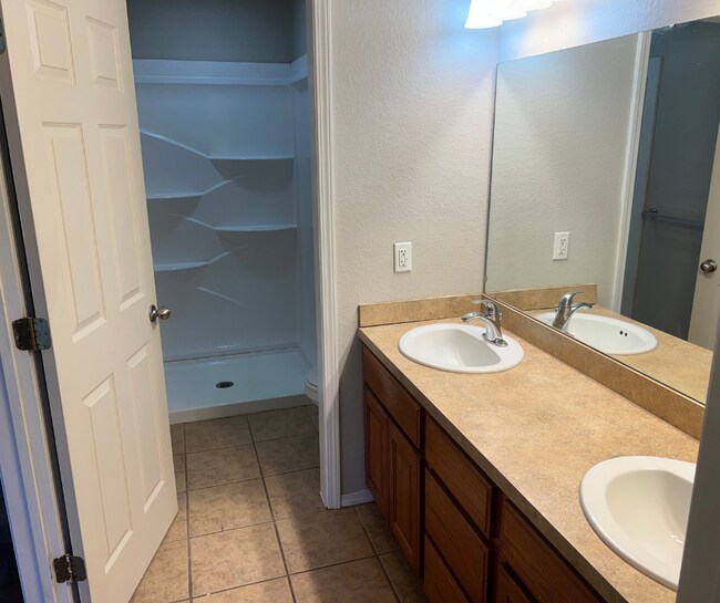 Building Photo - 2904 Fairway Hamlet Ct