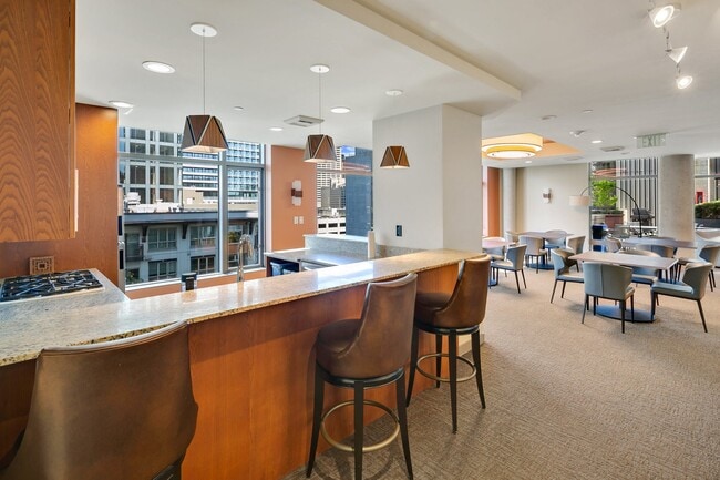 Building Photo - 2033 2nd Ave