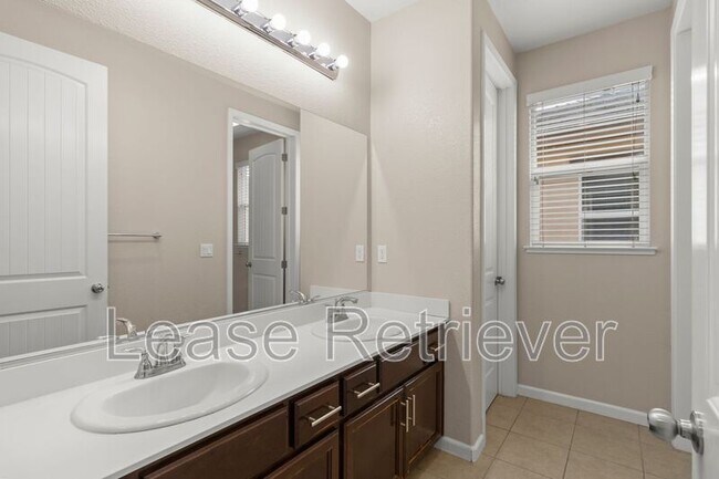 Building Photo - 2631 Clarita Dr