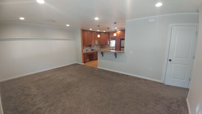 Building Photo - Charming Richland Home with Spacious Layou...