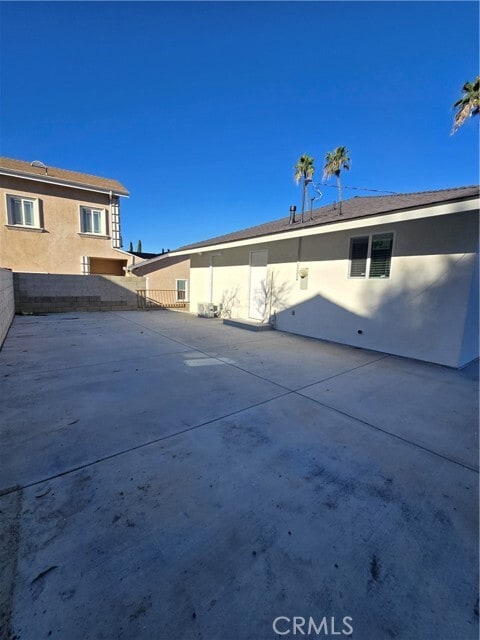 Building Photo - 422 W Graves Ave