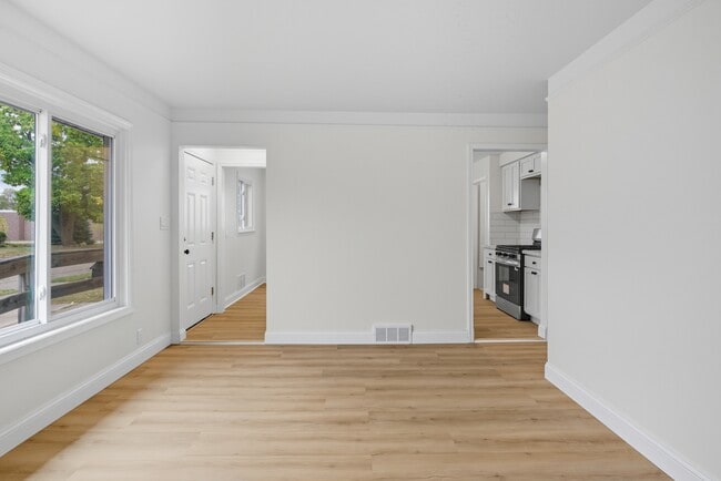 Building Photo - 344 Chestnut Ave