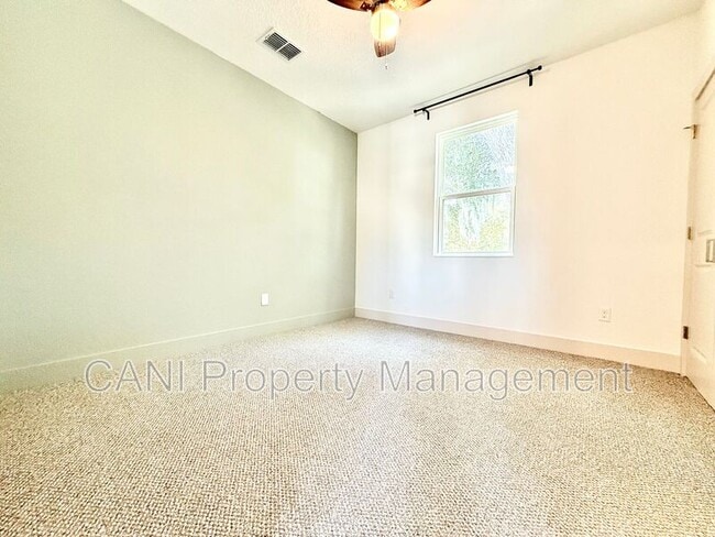 Building Photo - 728 Ellwood Ave