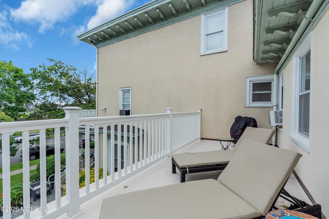 Building Photo - 1211 Grand Ave