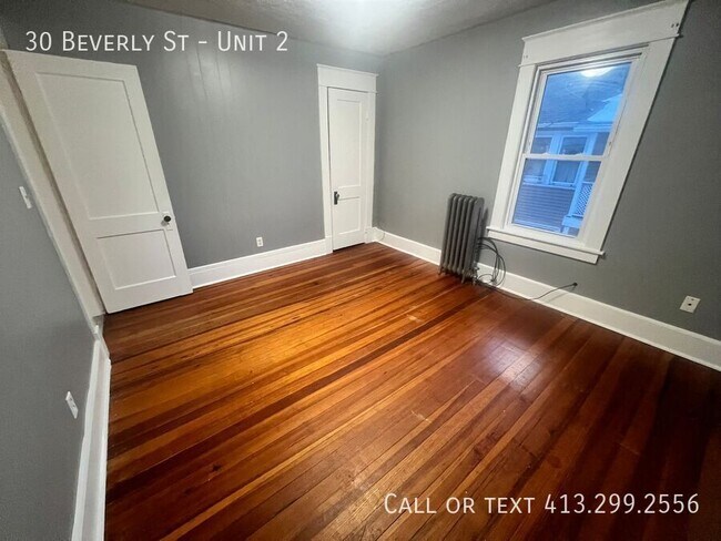 Building Photo - 30 Beverly St