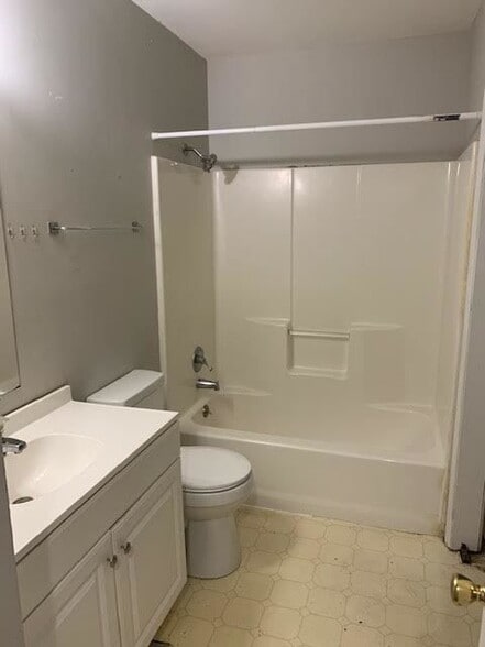 Building Photo - 1507 Ashland Dr