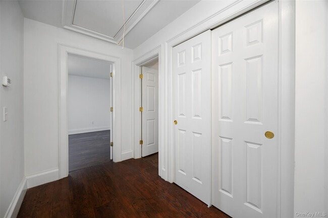 Building Photo - 42 Beechwood Ave