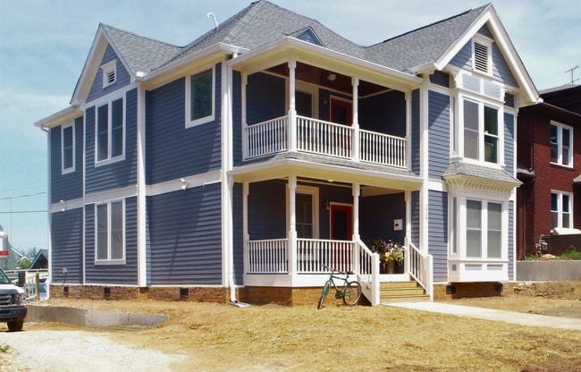 Building Photo - 1717 Laurel Ave