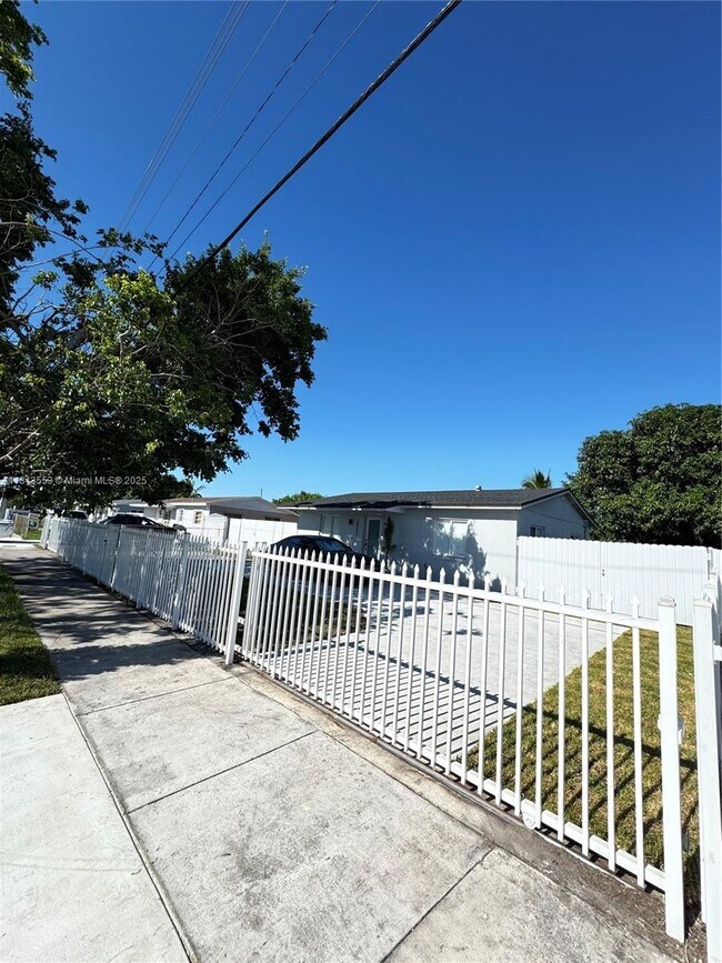 Building Photo - 18121 NW 32nd Ave