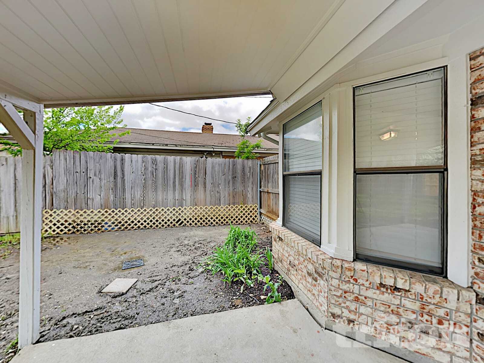 Building Photo - 802 Wind Brooke Dr