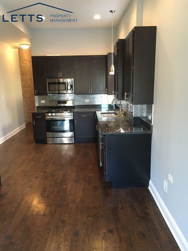 Building Photo - 3653 S Giles Ave